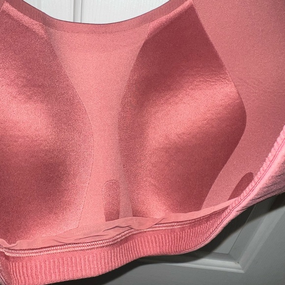 Lululemon AirSupport Bra
High Support  Bra Size 36DD - Picture 4 of 10